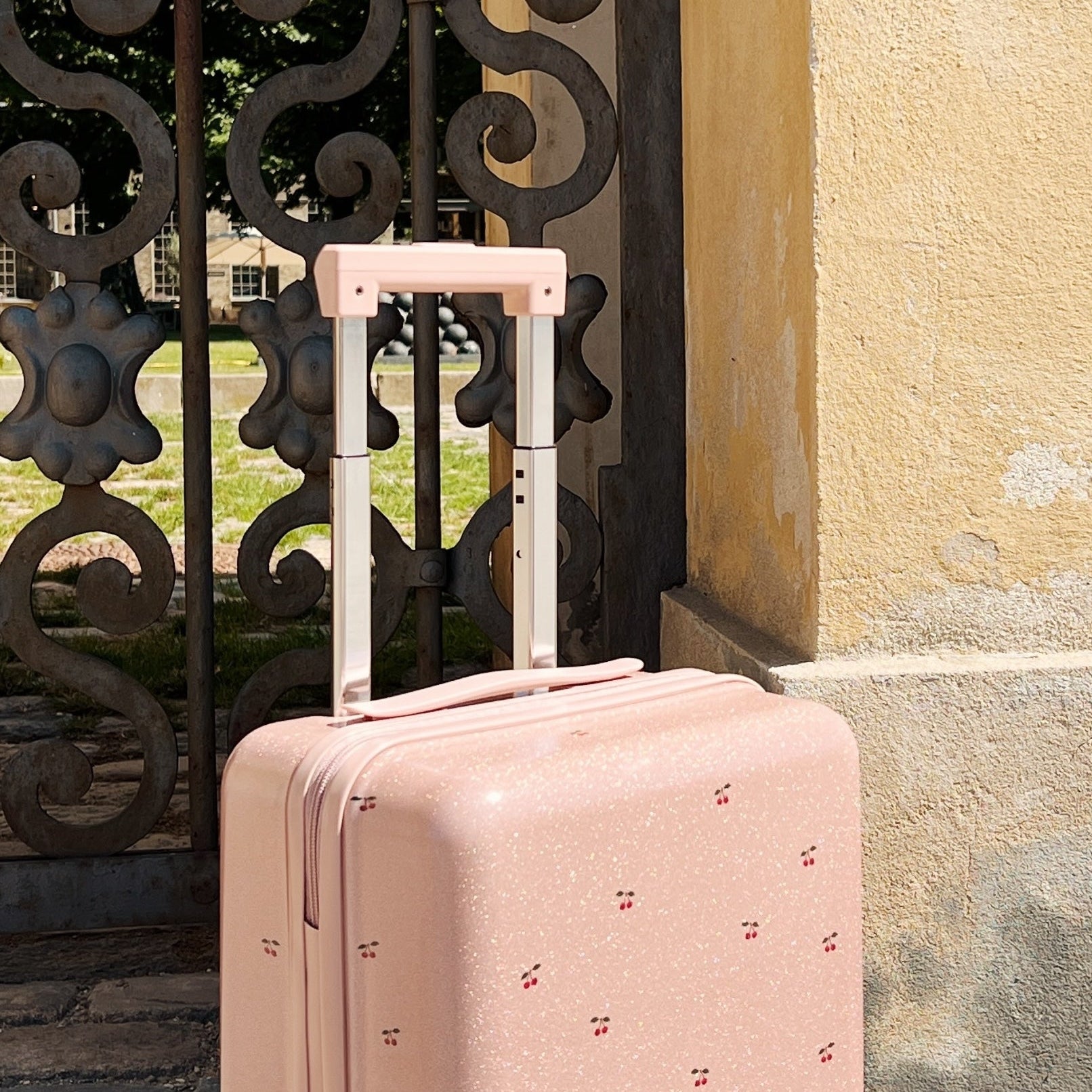 Kids' and children's suitcases from Konges Sløjd